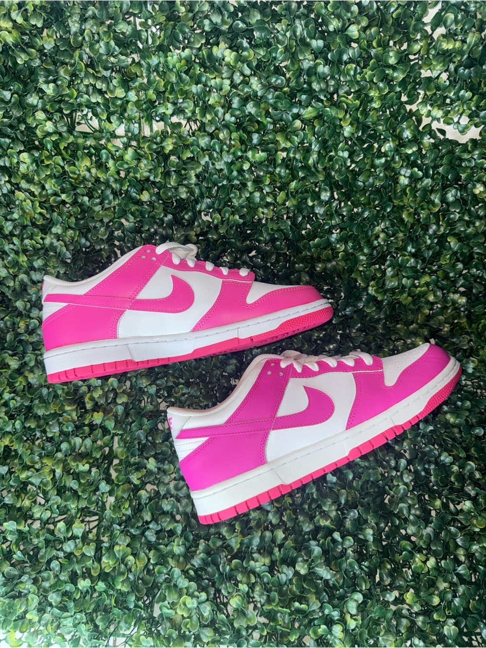 Nike Dunk Low (GS) 7Y (8.5w) White/Fuchia NEW (NO LID)
